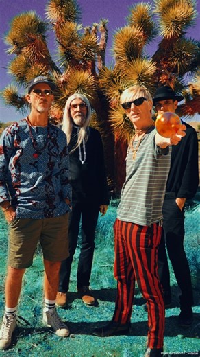 KULA SHAKER、ロンドンのレコード・ショップ"Banquet Records"での「Govinda」、「Infinite Sun」ライヴ映像公開。ニュー・アルバム表題曲「Wormslayer」も