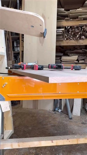 The easiest way to consistently round table corners using a router #router #woodworking #diy