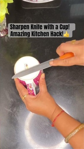 Sharpen a Dull Knife Using a Cup! 🔪☕👍#trythisidea#waitforend#kitchenhack#relatable