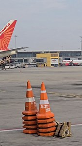 31K views · 21K reactions | Bhul ke bhi na Bhula pau ,,#pkpfunnyvideo #reels #trendingreels #airport #flight #delhi #india #viral #travel #trend #pkp #pradeep #kumar #poonia | Pradeep Poonia | Facebook