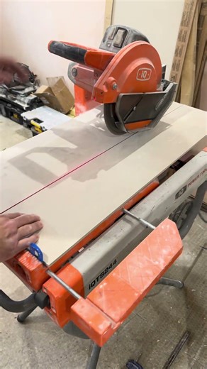 iQTS244 Cutting this 900mm ceiling rake cut clean 20mm Difference from left to right.