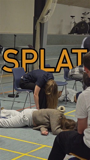 36K views · 224 reactions | For nogle kan det være svært at blive på stolen når de bliver hypnotiseret... #lassekvist #hypnotiseret #hypnose #hypnotized #hypnosis #efterskolehypnose #efterskole #chair #fail #fall Klippet er fra et #hypnoseshow på Idrætsefterskolen Klintsøgaard i 2025 | Lasse Kvist | Facebook