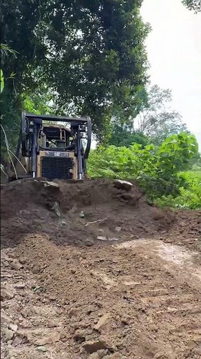 Powerful CAT D6R Dozer Operation