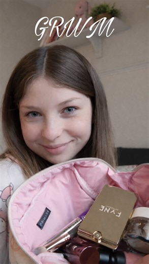 M I N N I E on Instagram: "Get ready with me 🤭🫶🏻 A little bit of a different video today but I’ve seen this trend and love it 🤭 As a girlie with dermatitis but still wants to wear makeup it can be a STRUGGLE 🥲 I don’t always wear makeup but when I do, it’s this 🫶🏻 #fyp #morningrutine #dermatitis #youngmum #minnieharrisuk"