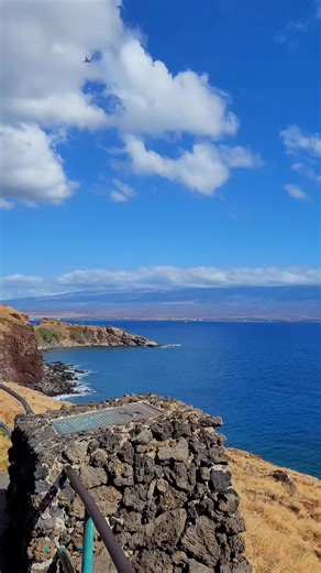 Beautiful Views everywhere you look! Papawai Scenic Lookout - Wailuku, HI #maui #hawaii #scenicview #viewpoint #sandtastictravels