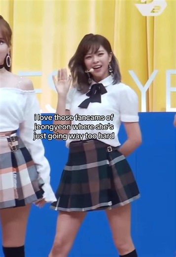 Jeongyeon fancam: born to be an idol fancam moments