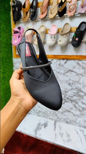 “Classy Black Flats You’ll Want NOW! 👠✨”