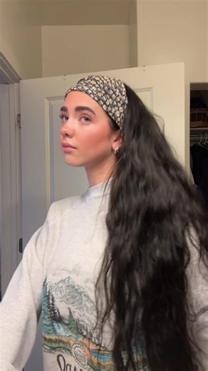Best Hairstyles for Long Wavy Hair with Headbands