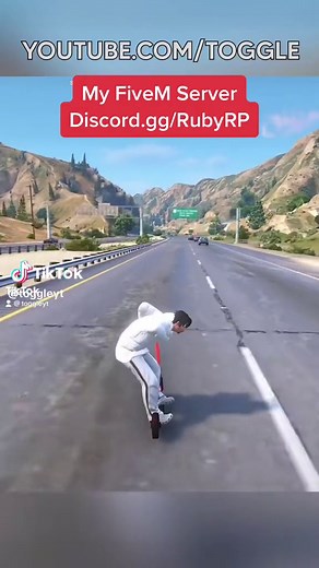 E Scooter Outruns Police in GTA 5 Roleplay