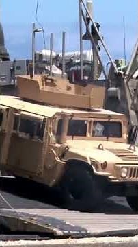 US Navy LCAC Hovercraft Storms the Beach! 🚢💨 Amphibious Ops in Action! #USNavy #MilitaryTech