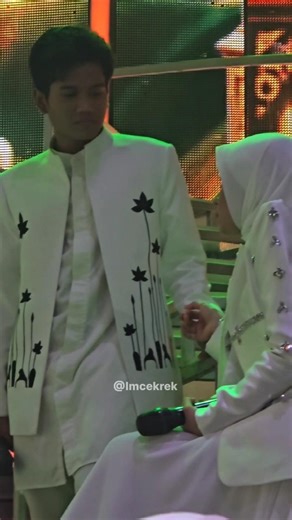 GEMES BANGET MILEN MILA VALEN PEGANGAN TANGAN TERUS POKONYA GA MAU LEPAS - DA 7 MEGA KONSER LEBARAN