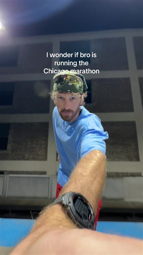 I have the best throwaway clothes in the race #chicagomarathon | Chicago Marathon