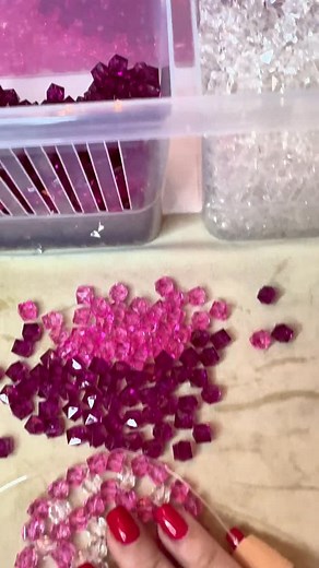 163 reactions | Model SMILE Material acrylic pearl To order Beaded...