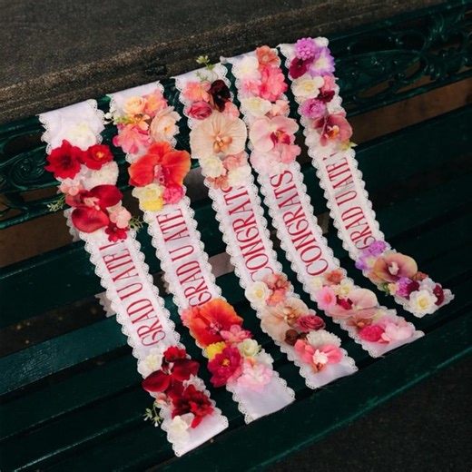 Flower Graduation Sash, Floral Graduation Stole for Senior Photos, Graduation Day Outfit Accessory - Etsy