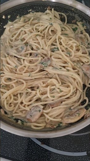 Creamy Garlic Mushroom Spaghetti 🍝