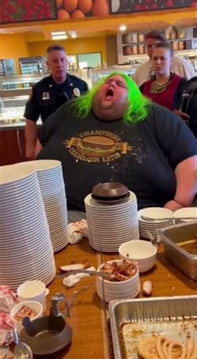 Man Eats Everything #fat #foodies #buffet #diningdiaries #funnyshorts #fyp #viral #trending