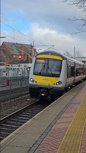 170207 arriving at Bulwell with an EMR service to Nottingham #train #eastmidlandsrailway