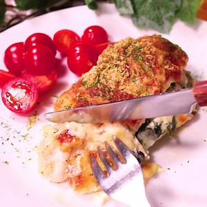 359K views · 7.3K reactions | 『濃厚ボリューミー！鶏胸肉のクリーミーチーズ焼き』 今日2月9日(肉の日）！...