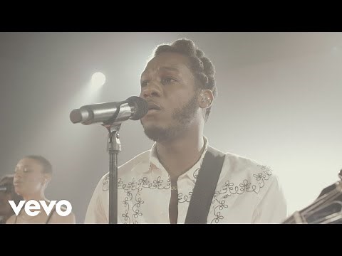 Leon Bridges - River (Live in Los Angeles)