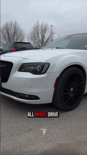 This Chrysler 300 Has 1,300 HP and Destroys Supercars! 😱