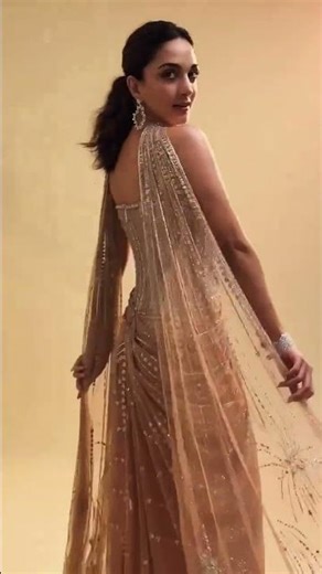 #kiaraadvani #trendyfashion #westerndresses #shorts