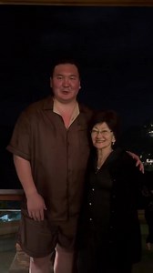 Хакухо аварга ээжтэйгээ шинэ жилийн мэндчилгээ дэвшүүлэв | Isee.mn -Үнэнийг мэдээлнэ