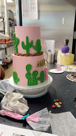 CUTE WESTERN COW GIRL CAKE #cake #cowgirl #western #design #art #artist #learn #howto #tutorial