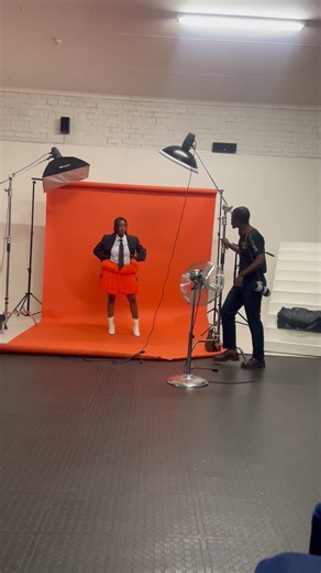 The beginning of a sound that feels like home. Agency: @LehakoeCreativeConsultancy Production company: Filmbygracestudio Possiblegraphiks1 Photographer/Styling @Nyasha Tinhidzai #MisLay #possiblegraphiks1 #fyn #gauteng #musician @Mis Lay