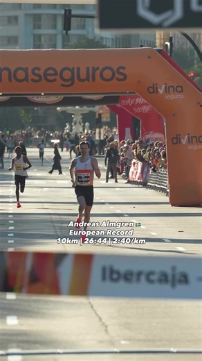 Andreas Almgren breaks the European 10-kilometer record in Valencia 🇸🇪🔥. #10km #10kmrun #runner #sweden #europeanrecord