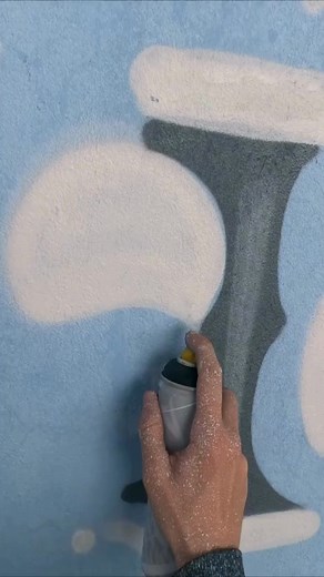 outlining drawing with spray #outlines #graffiti #graffitiart #spraypaint #streetart | Parte Graff