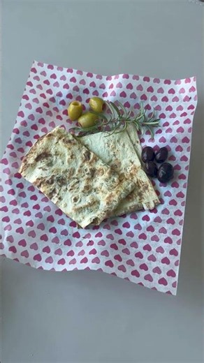 خبز عربي مع زعتر وجبنة بارميزان Arabic bread with za’atar and Parmesan cheese#ساندويشات