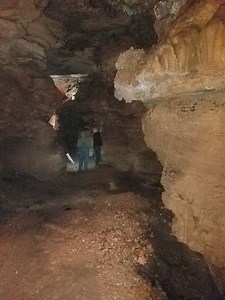 20,000 Square Foot Limestone Cave - SurvivalRealty.com