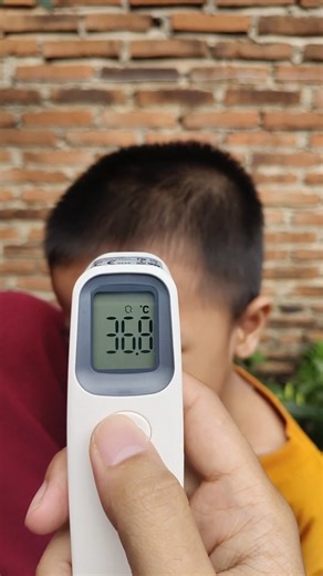 Apa yang ada? on Instagram: "Sinocare Thermometer Infrared AET-R1D1 Rincian produk: - 1 buah Termometer Infrared - 2 buah baterai AAA - 1 buah buku manual Spesifikasi produk: - Model: AET-R1D1 - Jenis: Infrared - Unit pengukuran: Celsius (°C) - Rentang pengukuran: 32°C - 42°C - Akurasi: ± 0.2 °C dari hasil pengukuran - Penggunaan: dahi - Jarak pengukuruan: 15 mm - 50 mm dari dahi - Kapasitas memori: 32 hasil tes - Baterai: 2 buah AAA (DC 3V) - Daya mati otomatis: 60 detik - Garansi: 1 tahun #the