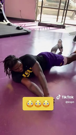 #LSU strength and conditioning coach showing up some of the #football team after #training 😂 (via @Isaac