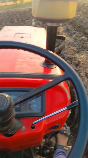 Mis u tRractor 😑