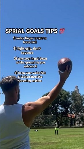 HOW TO THROW A PERFECT SPIRAL #football #qb