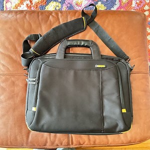 Targus Meridian II Toploading Laptop Case 15.6” – Black