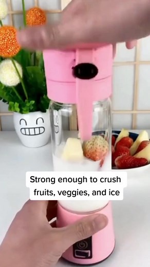 1.8K views · 12 reactions | ⚡️ Blend your favorite shakes on the go with the Yongli USB Electric Juicer! Experience convenience and portability with these essential features:  Ultra-Sharp Blades  USB Rechargeable 磻 Personal Size Blender Cup | Style Mode | Facebook
