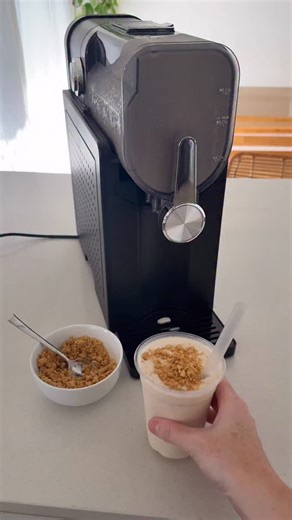 Cheree Lawrence on Instagram: "✨My KFC Gaytime Krushers in the @kmartaus Slushie Machine ✨ O.M.G! This turned out so good! You NEED to try these. #kmart #kmartslushiemachine #kmartslushie"