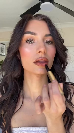 Lip top ups, obsessed with this hourglass glossy balm!!! I caved on the trend ✨😅 #hourglasscosmetics #hourglassglossybalm #glossybalm #makeupyouneed #makeupartistrecommended #viralmakeupproducts #popularmakeupproducts #trendingmakeup