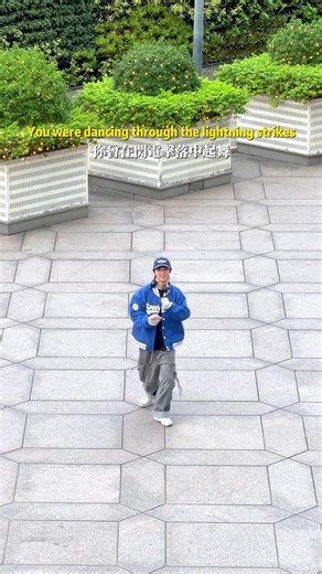 這首歌送給你們！ 2025年要結束了，把壞的留在2025，2026年一起向前進！！ It’s alright 👍🏻 #opalite #taylorswift