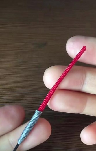 How to Thread a Needle Like a Pro