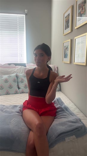 Exploring My Dorm Room with Greta Banks