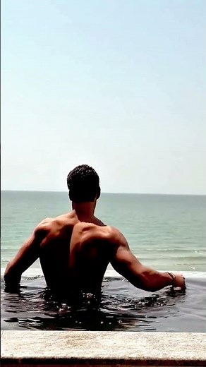 Muscle Beach Vibes 肌肉沙滩度假感