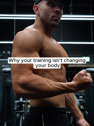 If you’re a bloke in your 30s–50s, training hard but looking the same in photos every year… this is why. Most guys think they need a new program, new split, or some fancy “shock the muscle” workout. They don’t. Your body only cares about one thing: Did you do more than last time? If your lifts are going up → you’re building muscle. If they’re the same → you’re maintaining. If they’re going down → you’re losing muscle. Feeling wrecked after a session doesn’t mean shit if the numbers aren’t moving