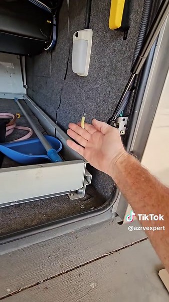 thats a unique outside TV installation. I like it #rvlife #rv #countrycoach #motorhome #luxury