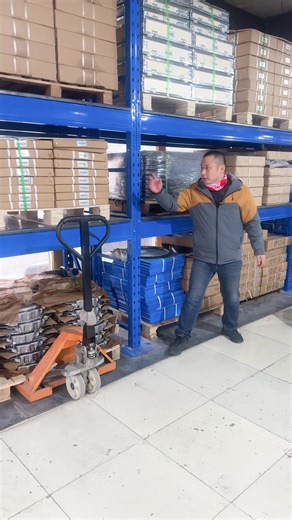 I am a professional manufacturer of high-quality engine flywheels.I have a Mercedes-Benz, Man，Scania，ISUZU，Hino，Mitsubishi，Caterpillar，Volvo