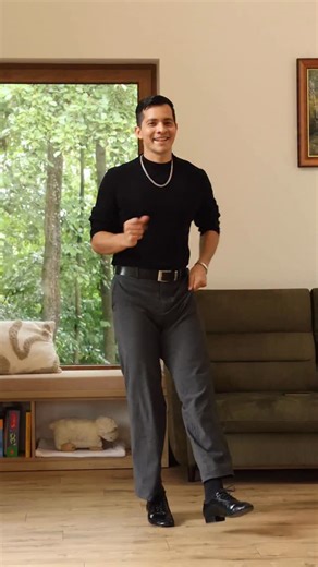 20K views · 18K reactions | Yo tengo el Palo  pa tu Campana  Intermediate class of the week ‼️You have this class + feedback + Full pachnaga course on my Do Mambo community. Check the link on my bio and start your7 day free trial . .  En la Sala  @javierescobar_slv #salsa #dance #latin #ny #mambo | Javier Escobar | Facebook