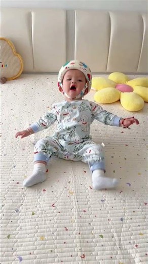Baby Head Protection Hat for Early Explorers #babygear #baby #babylove #cute #babyproducts