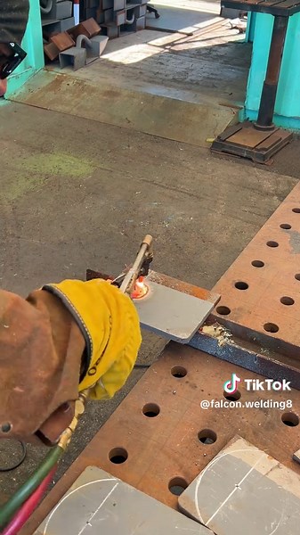 Don’t waste time—make the tools work for you! A simple addition to ignite it, making circle cutting easier for you and saving hours of work.#StickWelding #reels #welding #weldingcart #skills